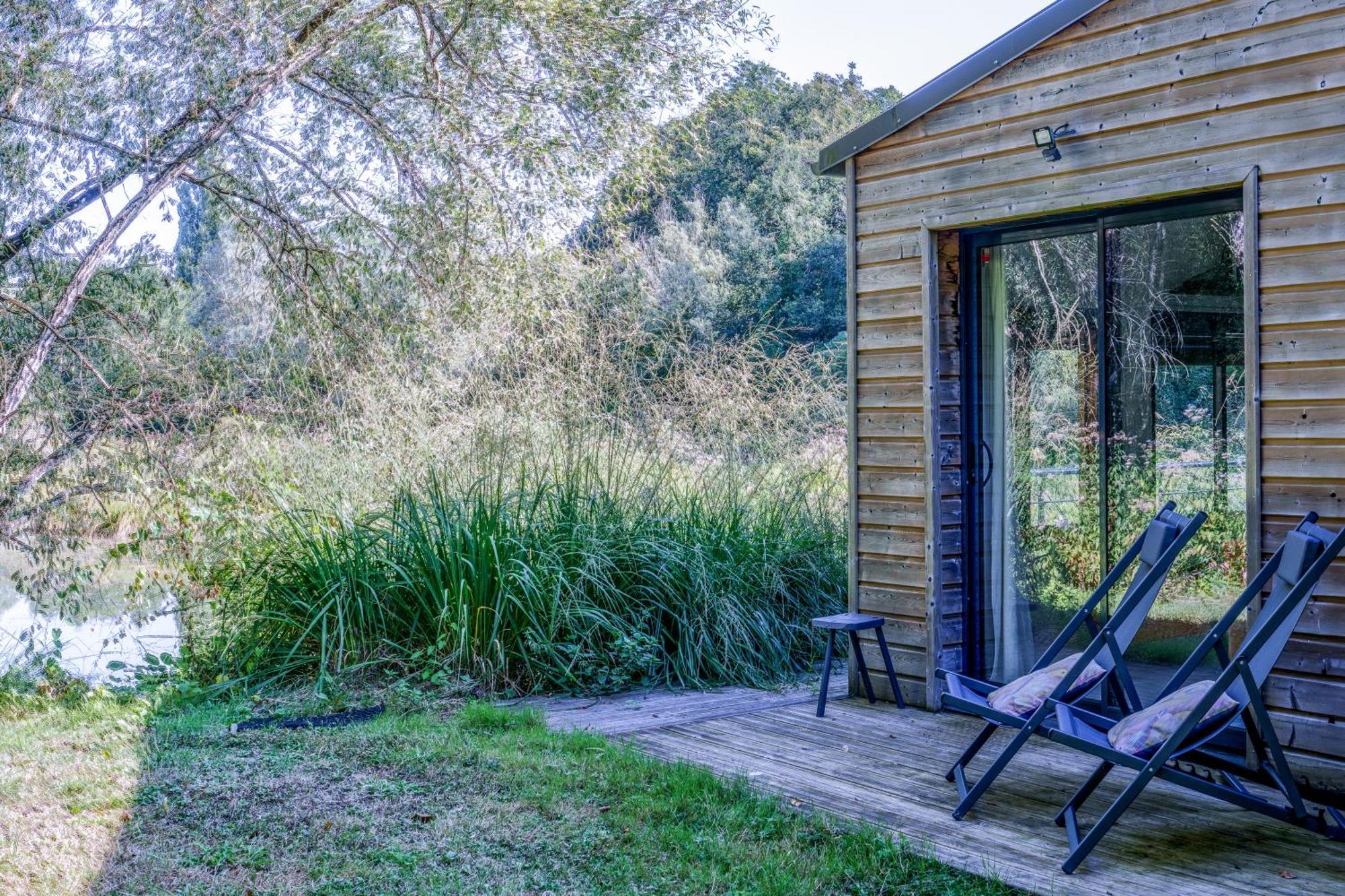 La Cabane Du Pont Du Douet Mazières-de-Touraine Eksteriør billede